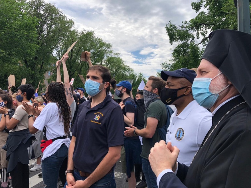 Δολοφονία Τζορτζ Φλόιντ: Σε ειρηνική διαμαρτυρία στο Μπρούκλιν ο Αρχιεπίσκοπος Αμερικής Ελπιδοφόρος