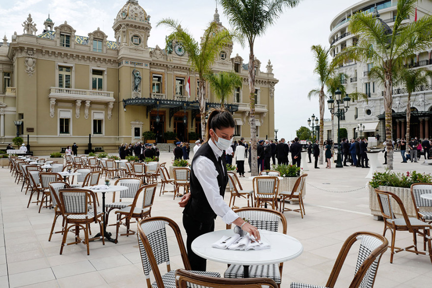 Μόντε Κάρλο: Η κοσμοπολίτικη ζωή επέστρεψε στη  Νέα Πλατεία του Καζίνο 