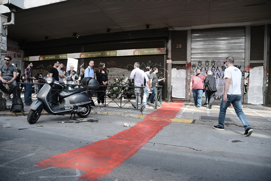 Δείτε βίντεο: «Εισβολή» εργαζομένων στον τουρισμό - επισιτισμό στο υπουργείο Τουρισμού