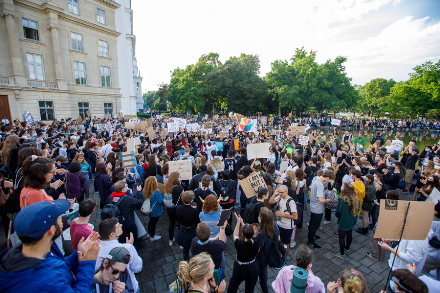 Τζορτζ Φλόιντ - Αυστρία: Πάνω από 50.000 σε διαδήλωση στη Βιέννη