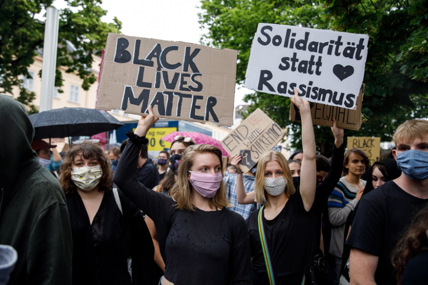 Τζορτζ Φλόιντ - Αυστρία: Πάνω από 50.000 σε διαδήλωση στη Βιέννη