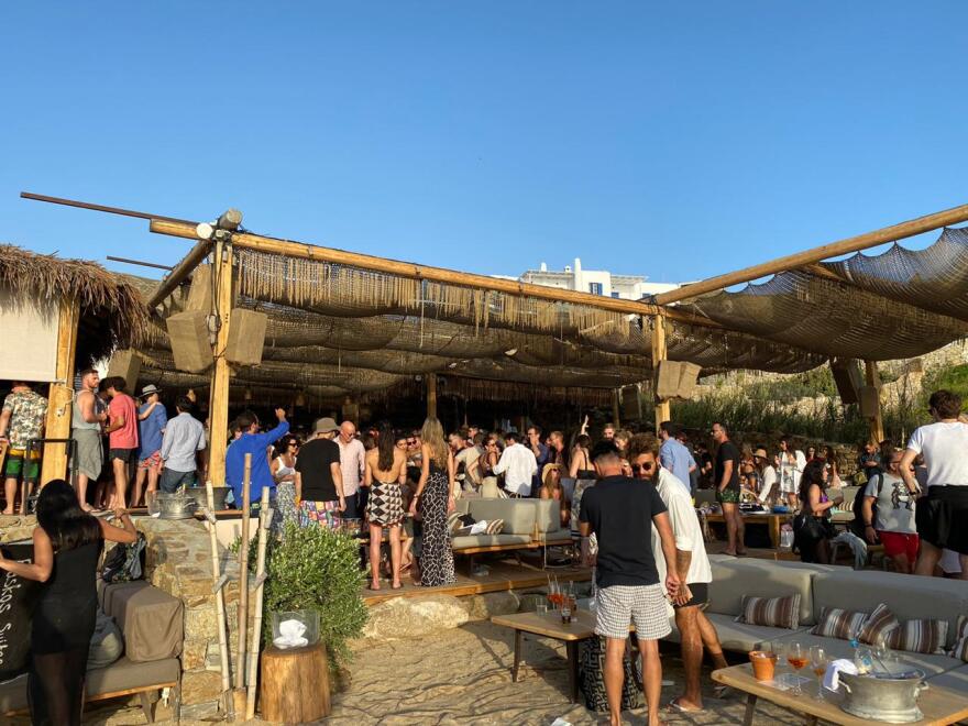 Κορωνοϊός: Συναγερμός από τη «χαλάρωση» των πολιτών και τις νέες μικρές εστίες