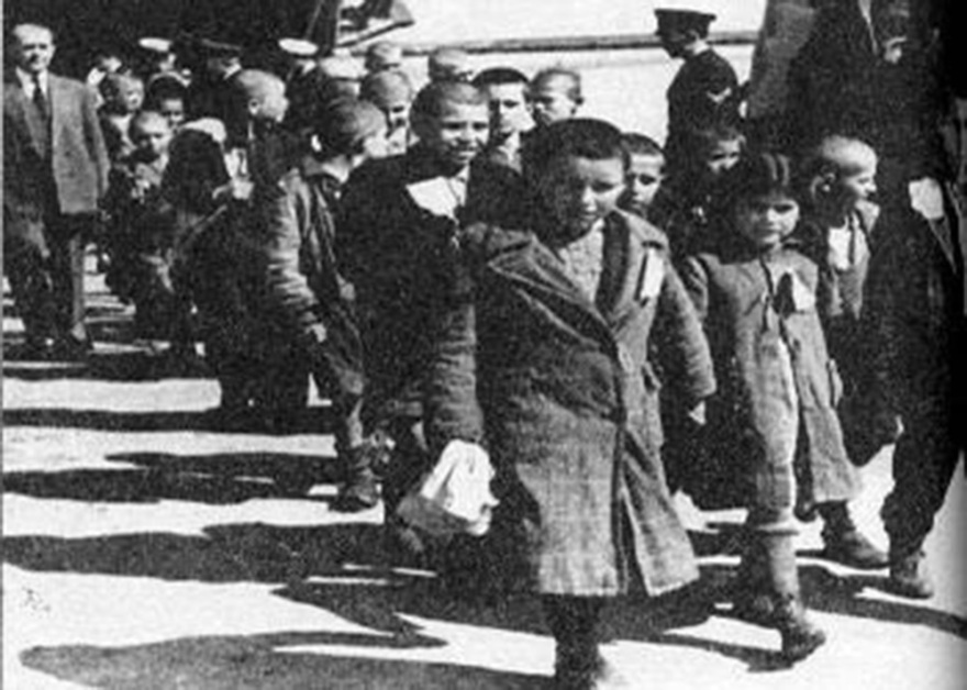 Ο ‘’Έρανος της Βασίλισσας’’, το ‘’Παιδοφύλαγμα’’ και οι παιδοπόλεις της Φρειδερίκης