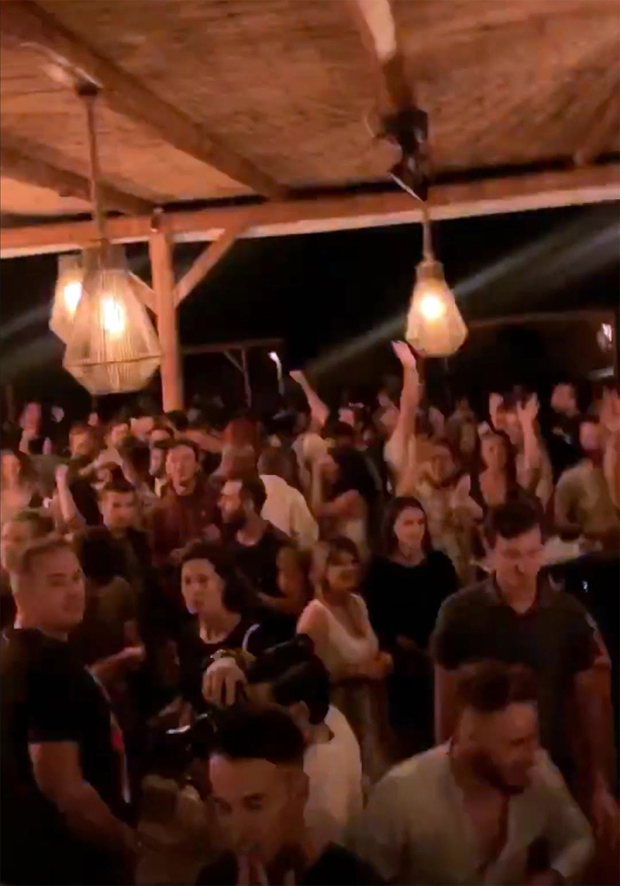 «Χαμός» από συνωστισμό σε μπαρ της Αθήνας και της επαρχίας - Δείτε εικόνες