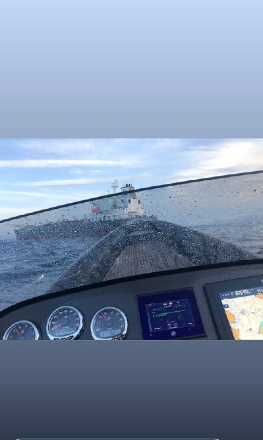 Γιώργος Λιάγκας: Στον Πόρο με το σκάφος και τους γιους του