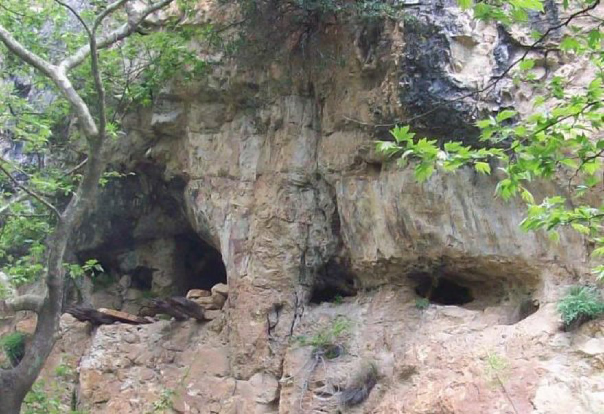 Ζαραβίνα: Η μαγευτική λίμνη των θρύλων στο Πωγώνι του νομού Ιωαννίνων