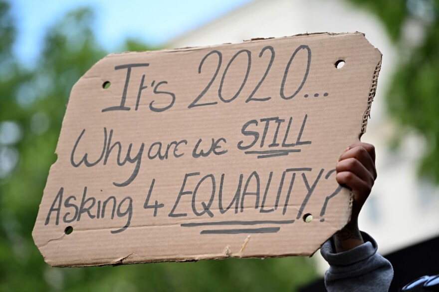 Οι ΗΠΑ αποχαιρέτησαν τον Φλόιντ: «Ο Τραμπ δεν έχει να πει μια λέξη»