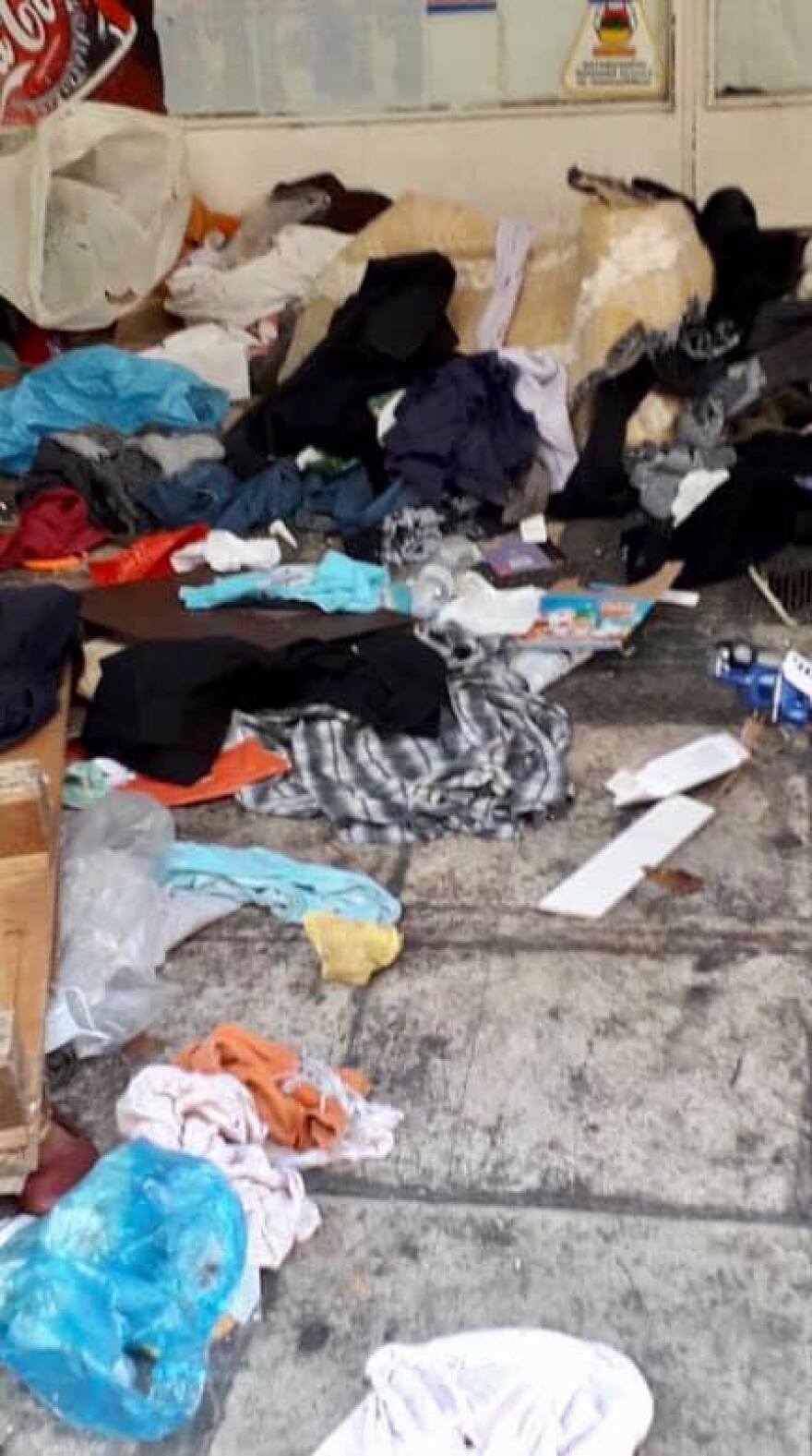 Σοκαριστικές φωτογραφίες στο κέντρο της Αθήνας: Δεκάδες χρήστες στις πιάτσες ναρκωτικών