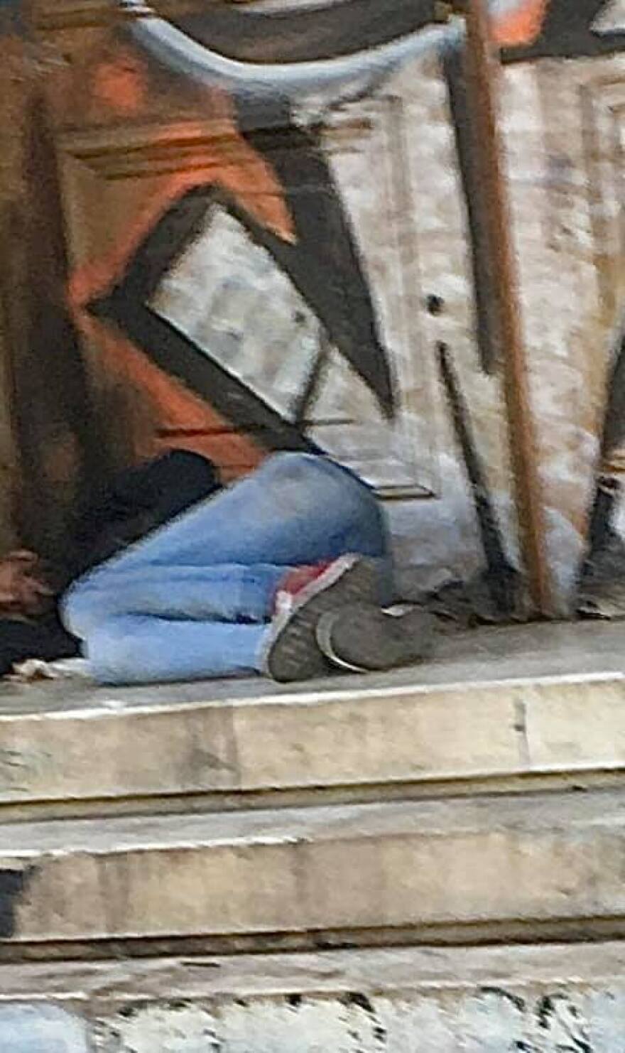 Σοκαριστικές φωτογραφίες στο κέντρο της Αθήνας: Δεκάδες χρήστες στις πιάτσες ναρκωτικών