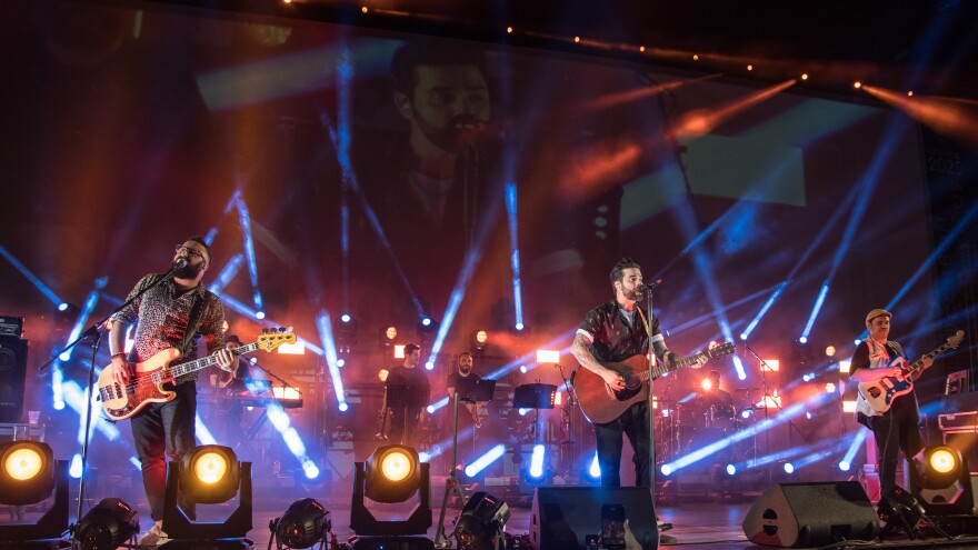 Onirama: Εντυπωσιακές φωτογραφίες  από τη χθεσινή συναυλία τους στο Drive-In Φεστιβάλ Γλυφάδας 