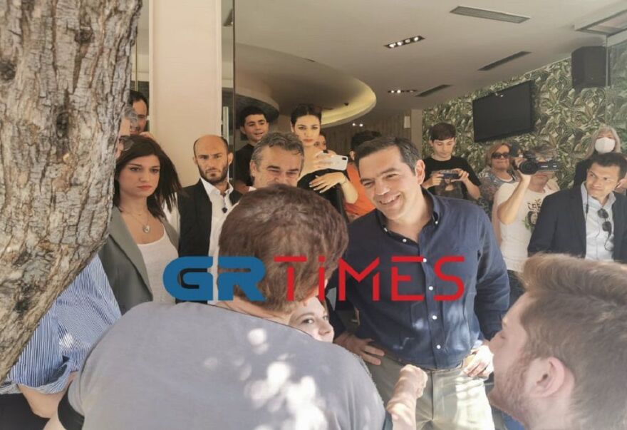 Τσίπρας σε πολίτες: Θα φωνάξω τον Χαρδαλιά να σας μαζέψει