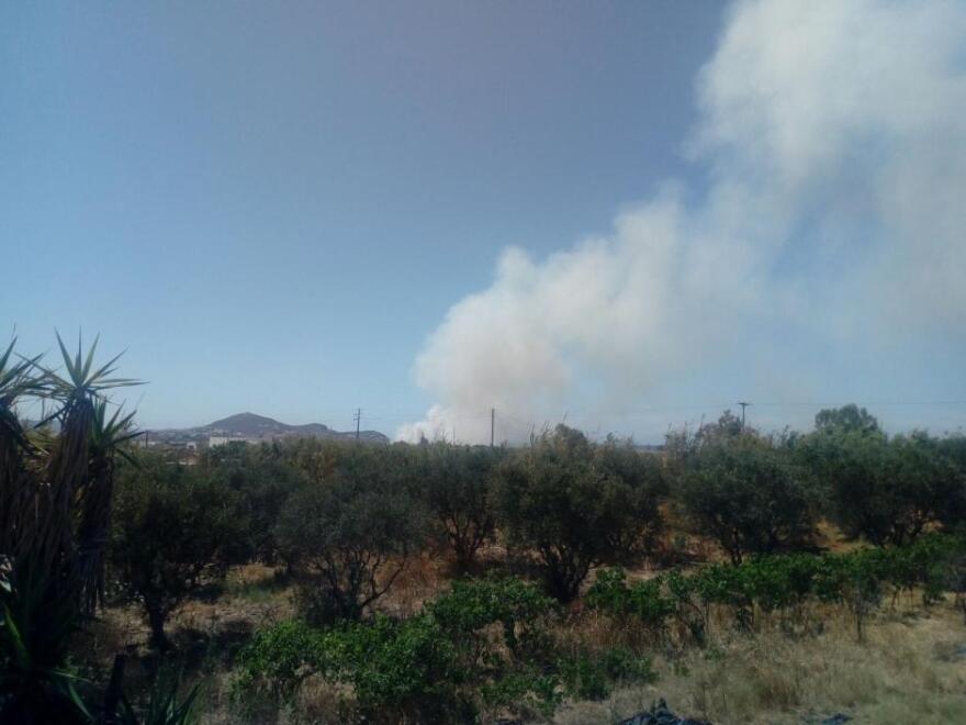 Υπό έλεγχο η πυρκαγιά κοντά στο αεροδρόμιο της Νάξου