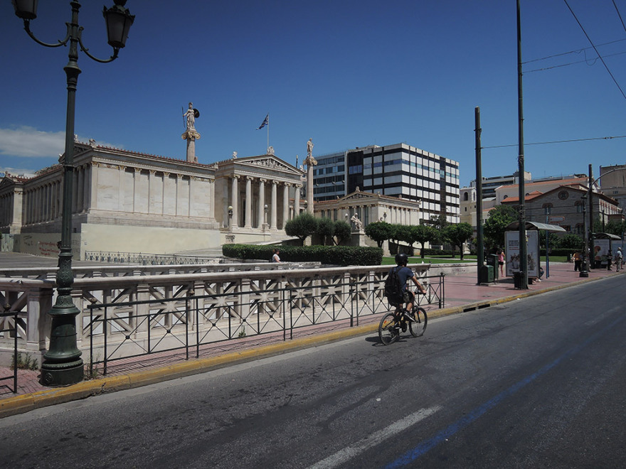 Μεγάλος Περίπατος της Αθήνας: Κυριακάτικο «ζέσταμα» με βιτρίνα την Όλγας και «στένεμα» της Πανεπιστημίου