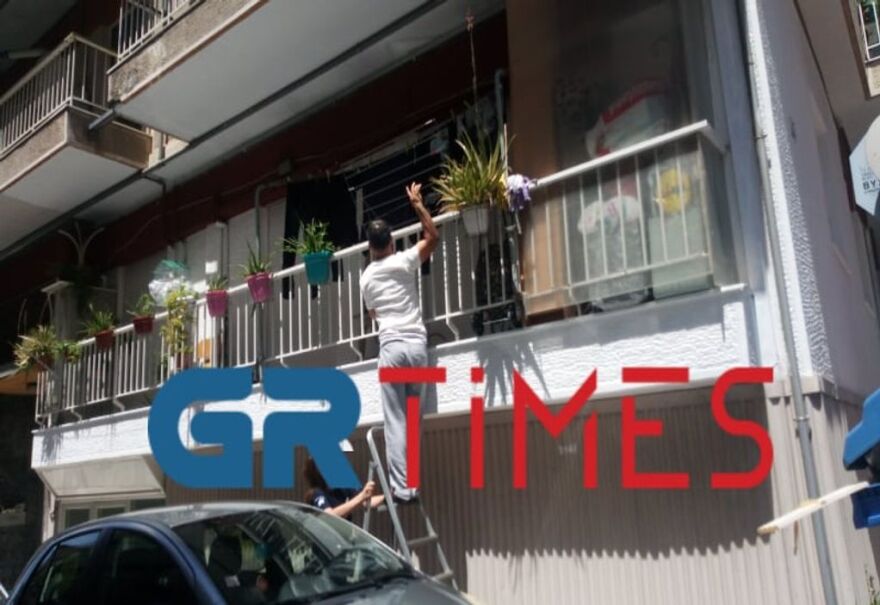 Θεσσαλονίκη: Αστυνομικοί και εθελοντές έσωσαν καναρίνι