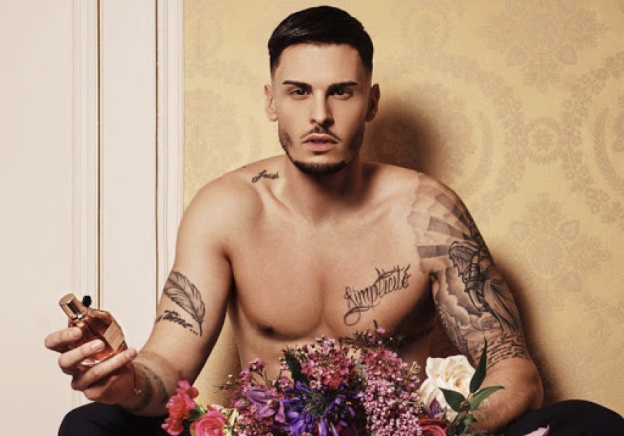 Καρλ Λάγκερφεντ: Η αμύθητη περιουσία, τα αγόρια του, η γάτα και οι 7 μνηστήρες