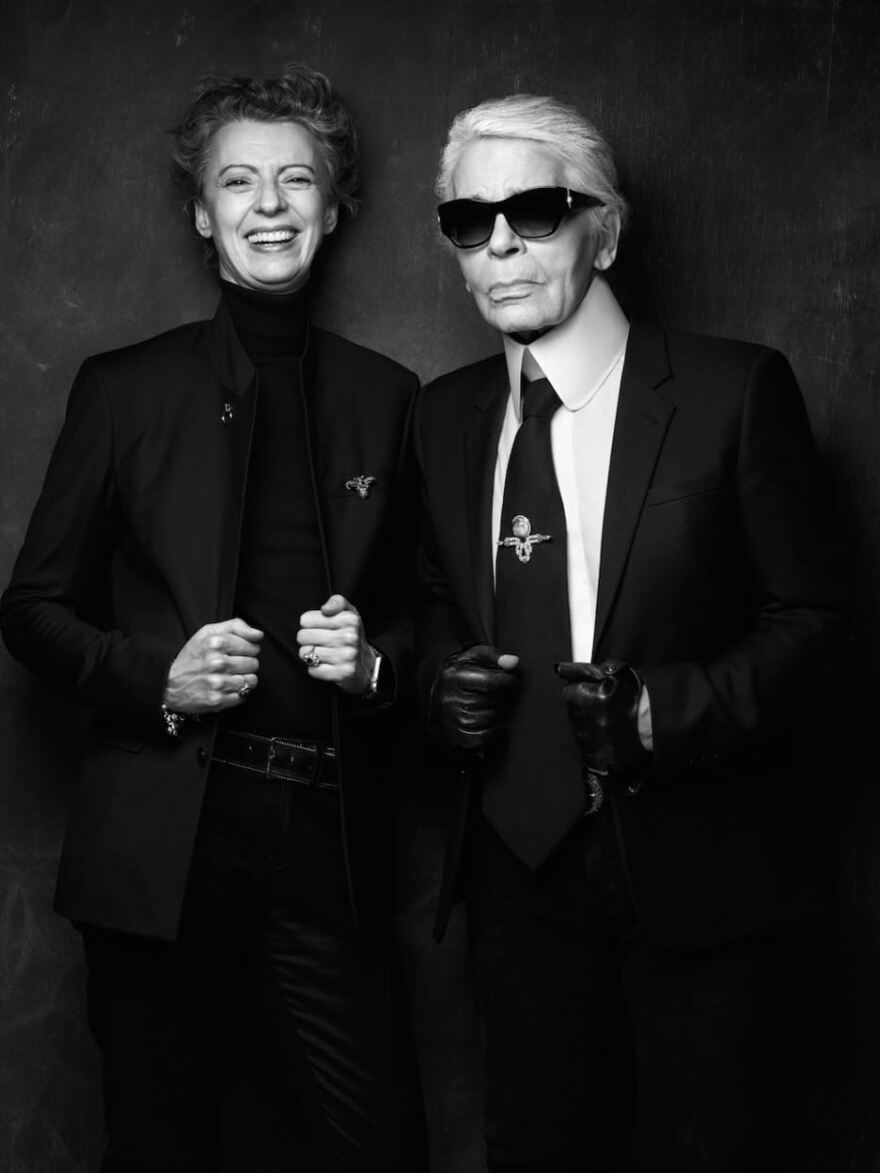 Καρλ Λάγκερφεντ: Η αμύθητη περιουσία, τα αγόρια του, η γάτα και οι 7 μνηστήρες