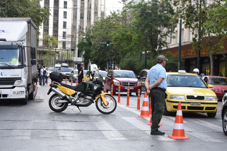 Μεγάλος Περίπατος της Αθήνας: Ολοήμερο μποτιλιάρισμα και μεγάλη ταλαιπωρία για τους οδηγούς