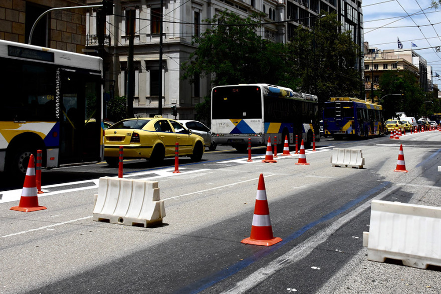 Μεγάλος Περίπατος της Αθήνας: Μποτιλιάρισμα και ταλαιπωρία διαρκείας - Δείτε βίντεο