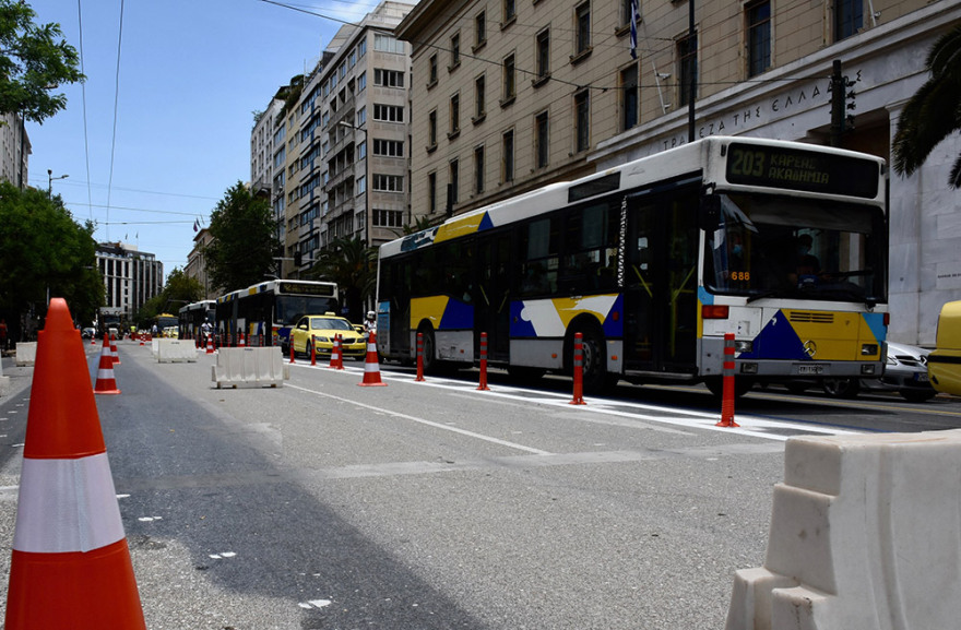 Μεγάλος Περίπατος της Αθήνας: Μποτιλιάρισμα και ταλαιπωρία διαρκείας - Δείτε βίντεο