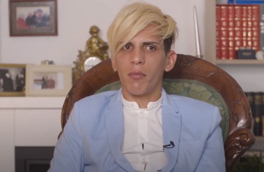 Βρετανία: 81χρονος ιερέας που πέθανε άφησε όλη του την περιουσία στον 27χρονο Ρουμάνο σύζυγό του 