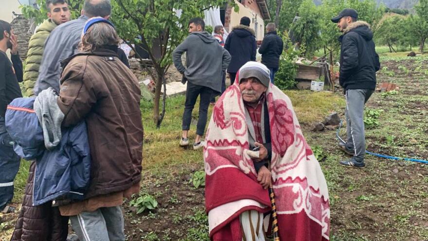 Σεισμός 5,9 Ρίχτερ στην Τουρκία: Ένας νεκρός και πολλοί τραυματίες