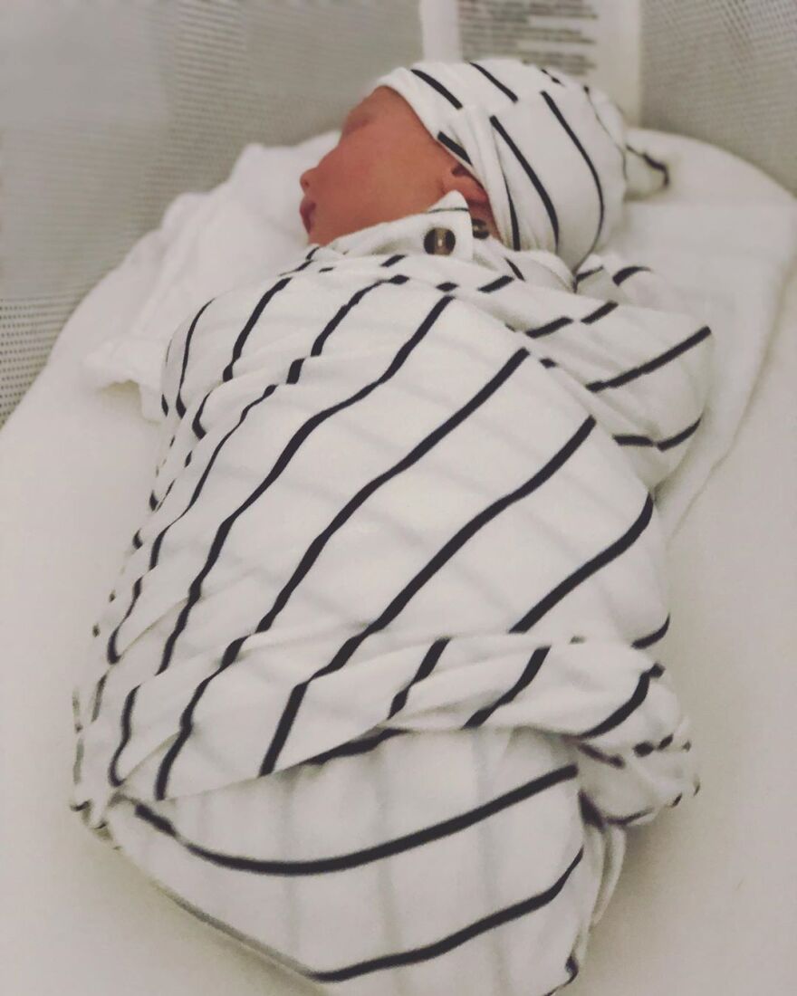 Ο Χρήστος Βασιλόπουλος φωτογραφίζει τον γιο του και αποκαλύπτει το όνομα που θα του δώσει