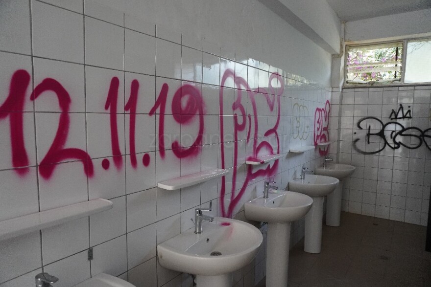 Χανιά: Εικόνες ντροπής από σχολείο που βανδάλισαν νεαροί 