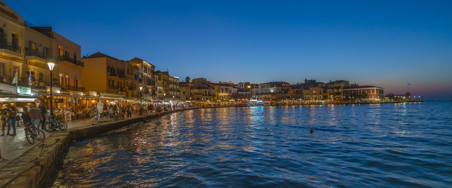 Η Daily Mail διαλέγει 17 νησιά και καλεί τον Τζόνσον: Μπόρις φτιάξε τη «γέφυρα» με την Ελλάδα