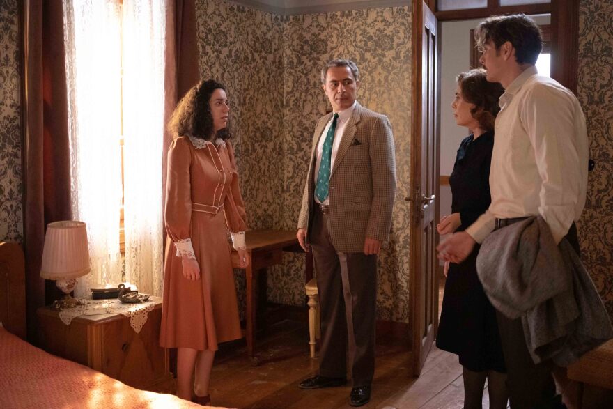 Άγριες Μέλισσες: Ο αρραβώνας της Δρόσως και το φευγιό της Πηνελόπης  