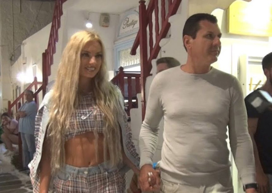 Tζούλια Νόβα: «Συνήθως φεύγω από τις σχέσεις μου επεισοδιακά για να μένω αξέχαστη»