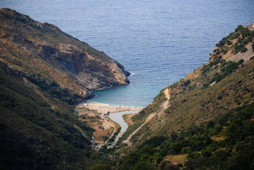 Κάρυστος: Ο παράδεισος βρίσκεται μία ώρα από την Αθήνα…