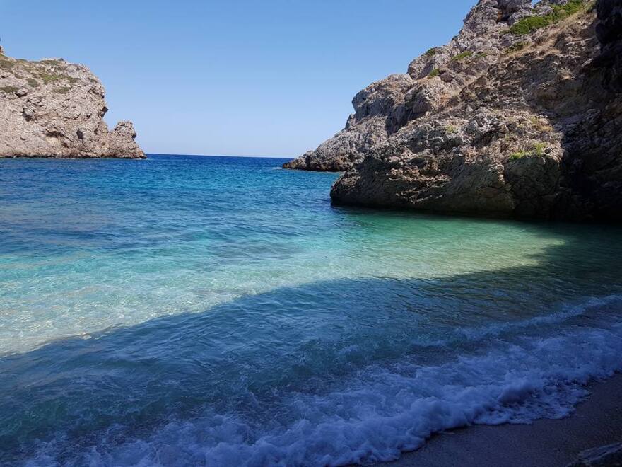 Κάρυστος: Ο παράδεισος βρίσκεται μία ώρα από την Αθήνα…