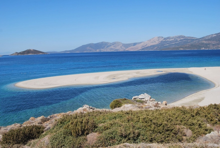 Κάρυστος: Ο παράδεισος βρίσκεται μία ώρα από την Αθήνα…