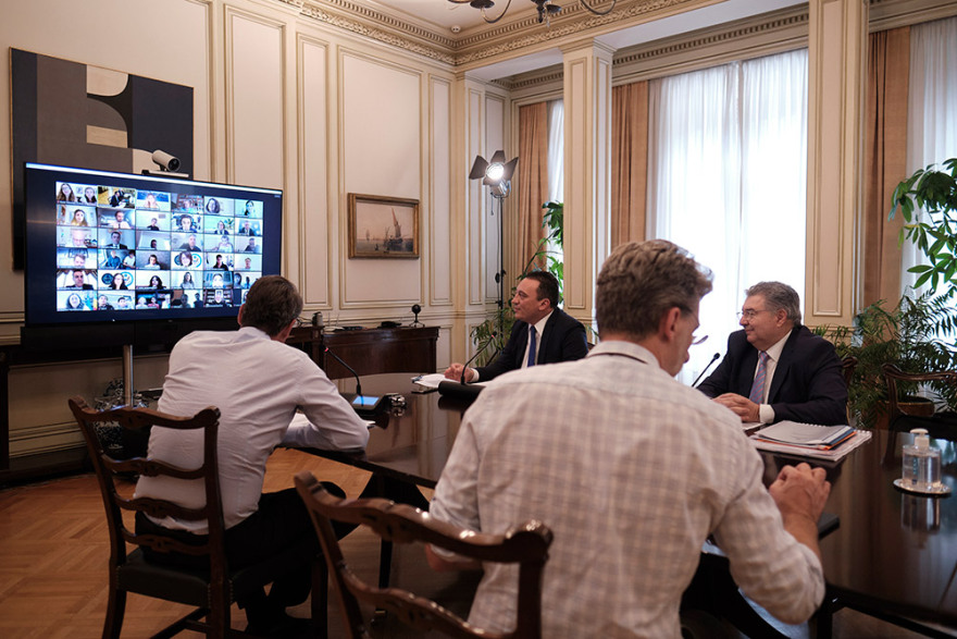 Μητσοτάκης: Τηλεδιάσκεψη με παιδιά που μαθαίνουν ελληνικά σε διαφορετικές ηπείρους του πλανήτη