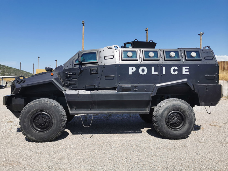 Το protothema στη βάση των ΕΚΑΜ: Δείτε το νέο υπέρ-θωρακισμένο όχημα 12,5 τόνων και αξίας μισού εκατ. ευρω 