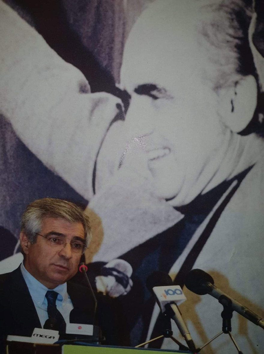 Οι πολιτικοί είναι ζωντανοί όσο ζουν οι ιδέες τους