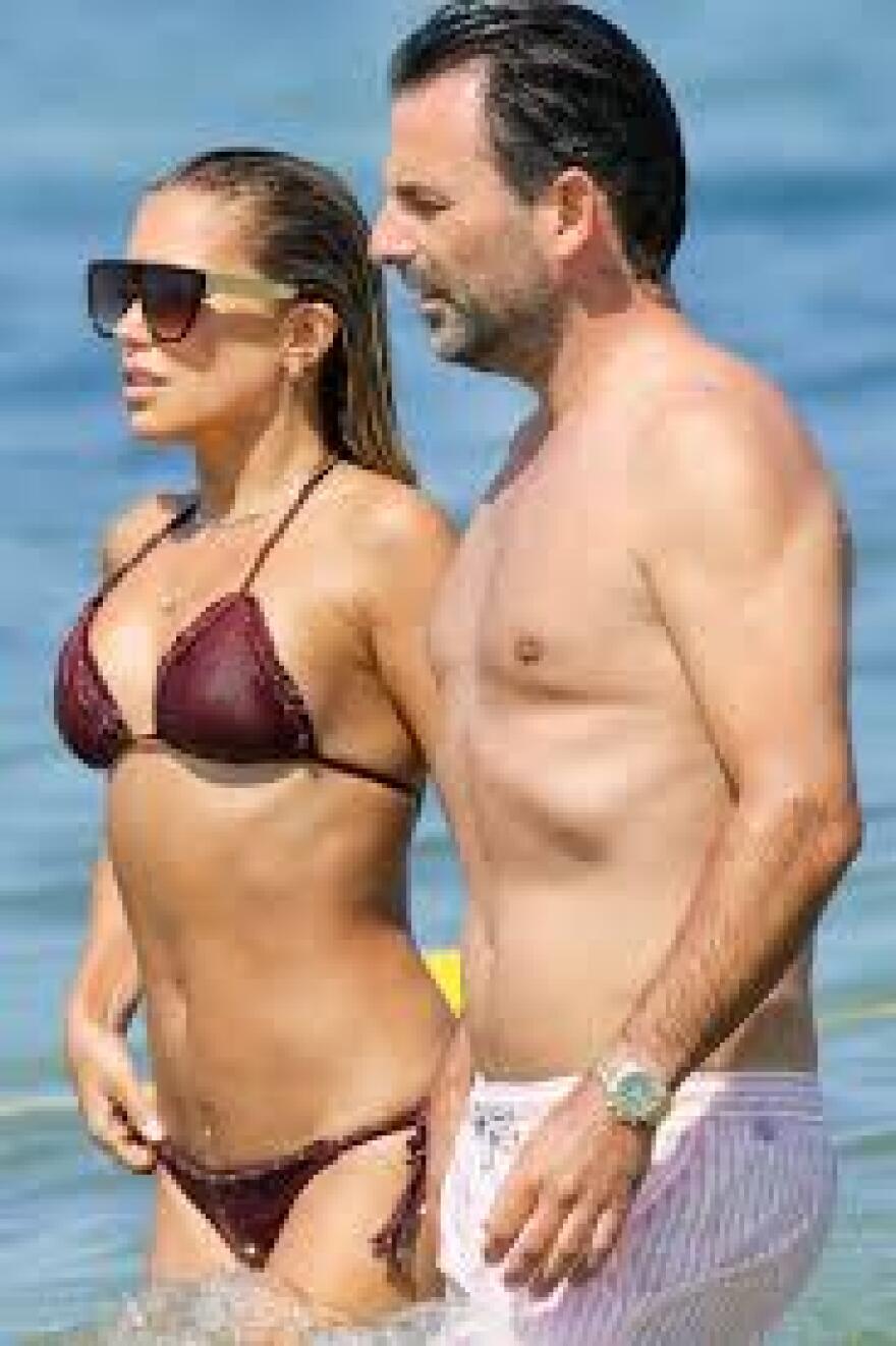 Sylvie Meis: Η πρώην σύζυγος του Raphael van der Vaart «τρελαίνει»  το Saint-Tropez