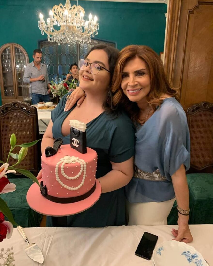 Μιμή Ντενίση: Το πάρτι και η τούρτα υπερπαραγωγή για τα γενέθλια της κόρης της