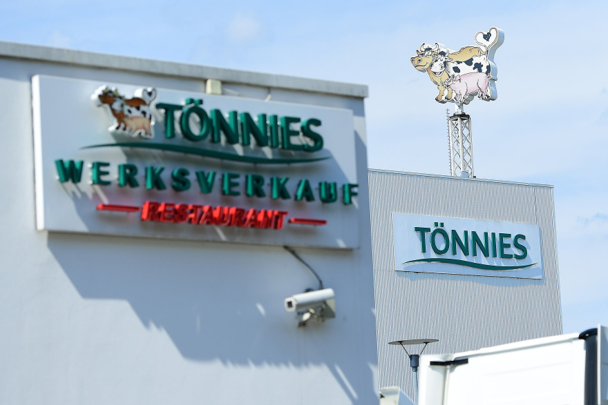 Κορωνοϊός στη Γερμανία: Δισεκατομμυριούχος «βαρόνος» κρεάτων το «κόκκινο πανί» μετά την νέα έκρηξη κρουσμάτων