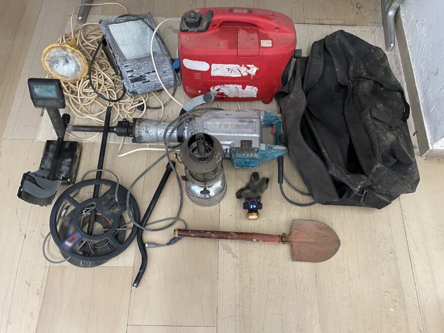 Ηράκλειο: Απολογούνται οι αρχαιοκάπηλοι για τη λαθρανασκαφή στα Μάλια