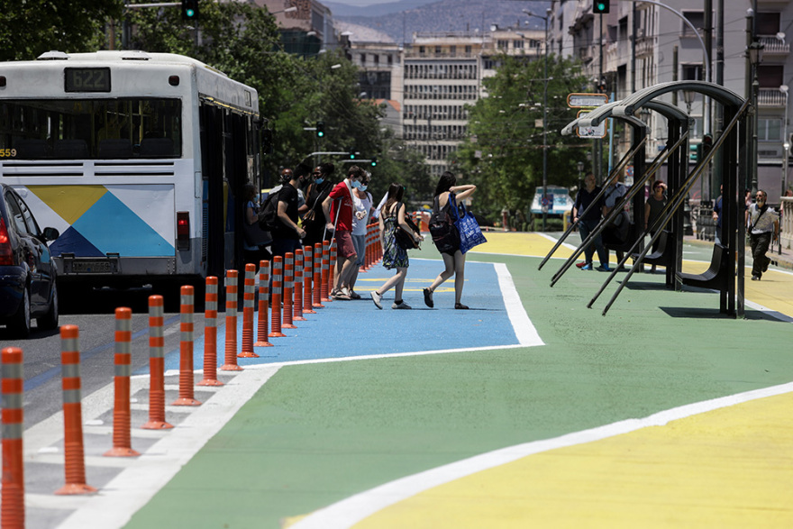 Ξένα ΜΜΕ για τον «Μεγάλο Περίπατο»: Η πανδημία αλλάζει την Αθήνα προς το καλύτερο