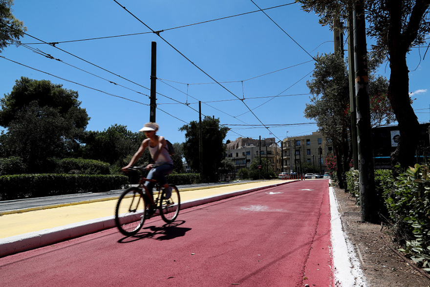 Ξένα ΜΜΕ για τον «Μεγάλο Περίπατο»: Η πανδημία αλλάζει την Αθήνα προς το καλύτερο