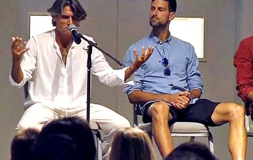 Νόβακ Τζόκοβιτς: Ο... ψεκασμένος κόσμος του και ο γκουρού που (του) κινεί τα νήματα