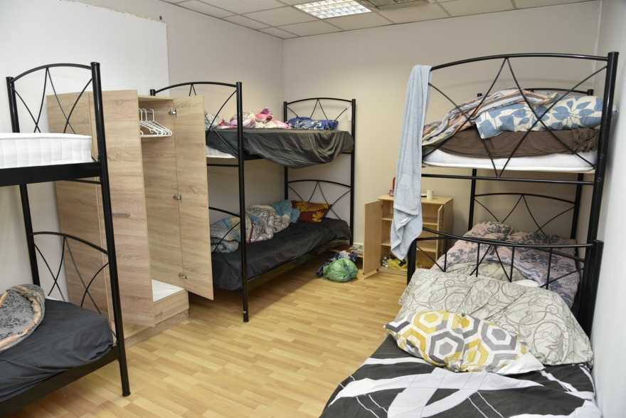 Ασπρόπυργος: Τέσσερις συλλήψεις σε εργοστάσιο «φάντασμα» με λαθραία τσιγάρα