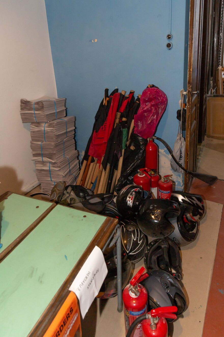 Βίντεο: Η επιχείρηση εκκένωσης δυο υπό κατάληψη κτιρίων στα Εξάρχεια 