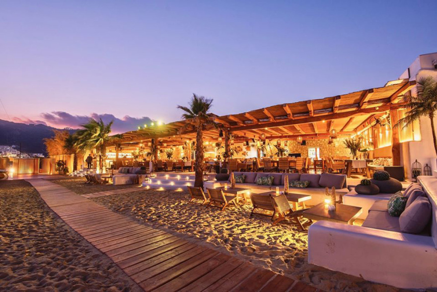 «Το κλάμα βγήκε από τη... Μύκονο»: Στο ναδίρ οι κρατήσεις - Ανοίγει ξανά το Alemagou, αλλά...