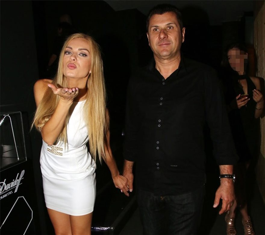 Η Τζούλια Νόβα διαψεύδει τις φήμες: «Είμαι ένα ελεύθερο κορίτσι»