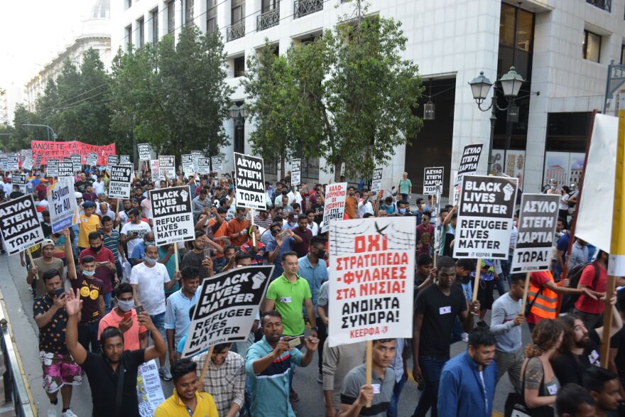 Συλλαλητήριο μεταναστών με τη στήριξη ΣΥΡΙΖΑ για ανοιχτά σύνορα