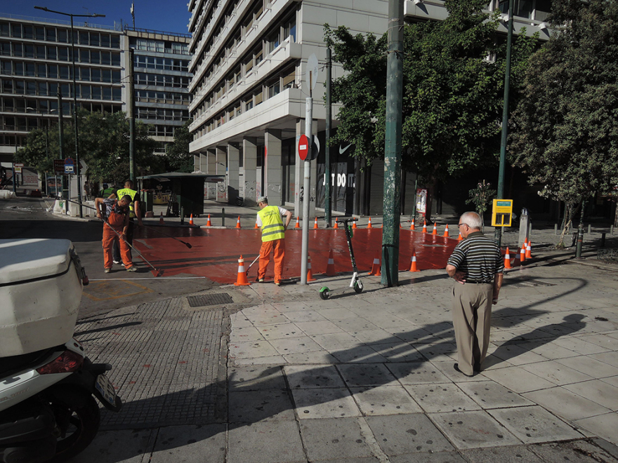 Μεγάλος Περίπατος: Η «εγχείρηση» στο Σύνταγμα άρχισε χωρίς επιπλοκές