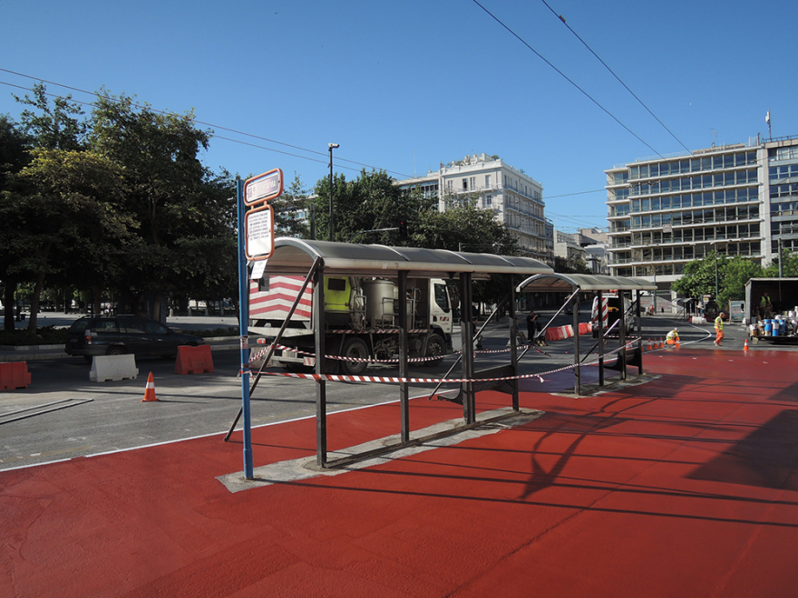 Μεγάλος Περίπατος: Η «εγχείρηση» στο Σύνταγμα άρχισε χωρίς επιπλοκές